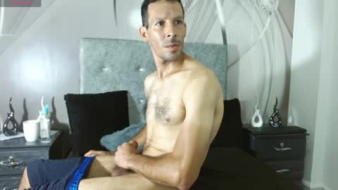 cristofer_86 online show from April 28, 2026, 4:01 pm