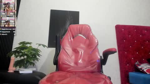 cristopher23  online show from February 12, 2025, 10:59 pm