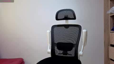 cristopher23  online show from October 9, 2025, 2:04 pm