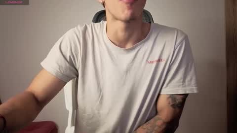 cristopher23  online show from December 16, 2025, 9:25 am