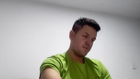 cristopher3042 online show from February 9, 2025, 2:06 am