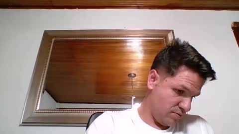 cristopher3042 online show from September 23, 2025, 10:35 pm