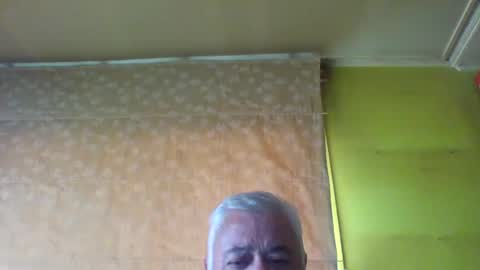 Snapshot of crmperez chatting on December 27, 2024, 9:22 pm crmperez online show from December 27, 2024, 9:22 pm