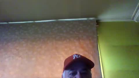 Snapshot of crmperez chatting on March 6, 2025, 5:54 pm crmperez online show from March 6, 2025, 5:54 pm