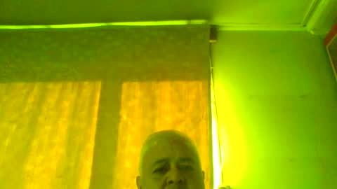 Snapshot of crmperez chatting on May 20, 2026, 7:42 pm crmperez online show from May 20, 2026, 7:42 pm