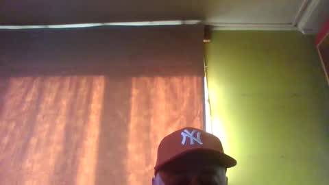 Snapshot of crmperez chatting on May 31, 2026, 8:21 pm crmperez online show from May 31, 2026, 8:21 pm