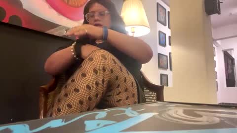 Linda Cross online show from March 1, 2025, 12:28 am