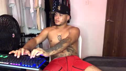 crow_black00 online show from April 14, 2026, 7:09 pm