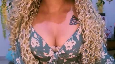 crysrus online show from November 19, 2025, 1:05 am