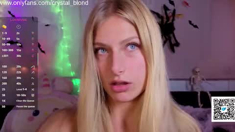 Crystal online show from October 18, 2025, 7:03 pm