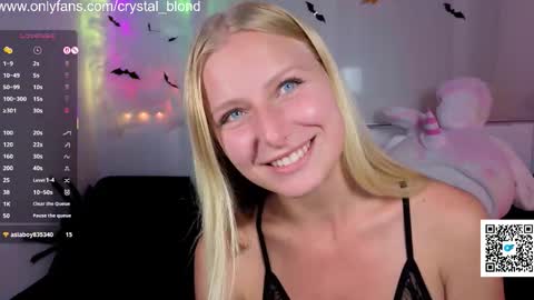 Crystal online show from October 21, 2025, 7:25 pm