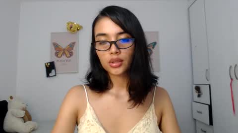 Snapshot of crystal_grilx chatting on June 10, 2026, 1:50 am crystal_grilx online show from June 10, 2026, 1:50 am