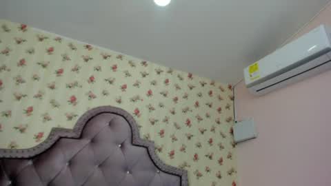 Milf Latina online show from August 6, 2026, 3:14 pm
