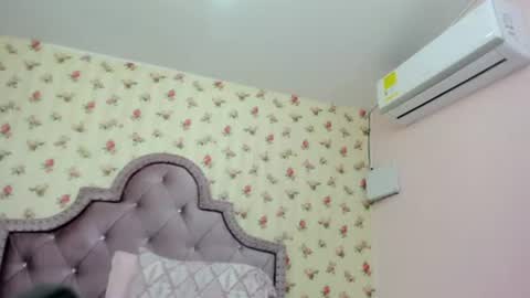 Milf Latina online show from August 7, 2026, 2:41 pm