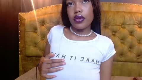 Snapshot of crystalbrooke3x chatting on December 24, 2024, 12:33 am Crystal online show from December 24, 2024, 12:33 am