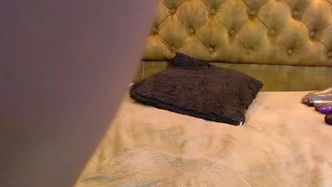 Snapshot of crystalbrooke3x chatting on February 19, 2025, 6:32 pm Crystal online show from February 19, 2025, 6:32 pm
