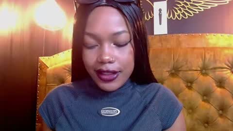 Snapshot of crystalbrooke3x chatting on February 26, 2025, 8:33 pm Crystal online show from February 26, 2025, 8:33 pm