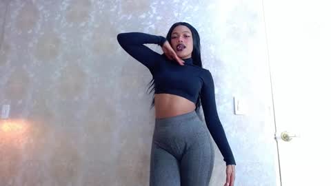 Snapshot of crystalbrooke3x chatting on September 16, 2025, 5:47 pm Crystal online show from September 16, 2025, 5:47 pm