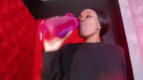 Crystal online show from November 18, 2025, 11:59 pm