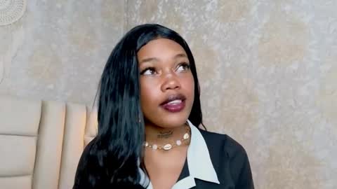 Crystal online show from February 18, 2026, 8:38 pm