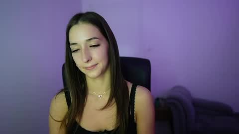 Crystalbrunette18 online show from May 18, 2026, 6:14 pm