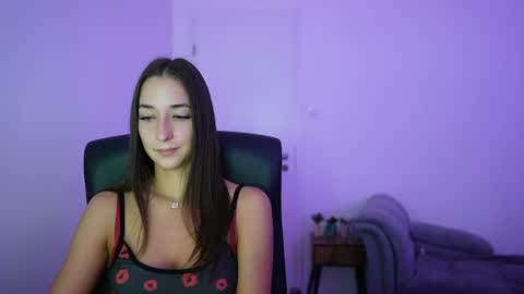 Crystalbrunette18 online show from June 15, 2026, 5:26 pm