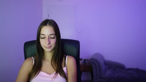 Crystalbrunette18 online show from July 4, 2026, 1:06 pm