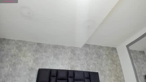 Crystal online show from January 6, 2026, 12:36 am