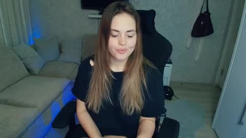 Snapshot of crystalemily chatting on January 6, 2026, 8:23 pm crystalemily online show from January 6, 2026, 8:23 pm