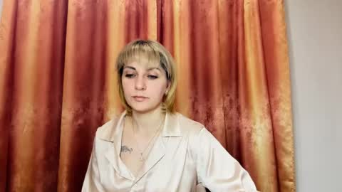 Snapshot of crystalfever_ chatting on May 16, 2026, 8:07 pm Mary online show from May 16, 2026, 8:07 pm