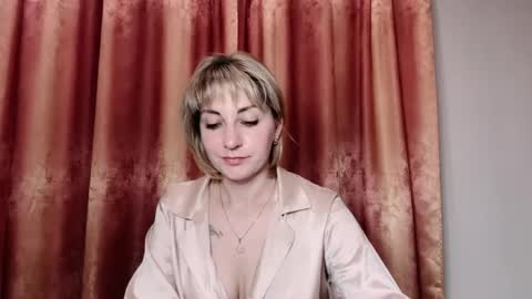 Snapshot of crystalfever_ chatting on May 20, 2026, 8:59 pm Mary online show from May 20, 2026, 8:59 pm