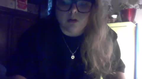 Snapshot of crystalizzzee chatting on February 15, 2025, 10:52 pm Herekittykitty69 online show from February 15, 2025, 10:52 pm