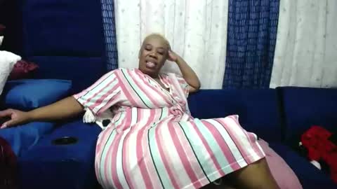 crystaljes online show from February 16, 2025, 10:32 pm