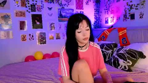 crystall0ve online show from June 24, 2026, 3:33 pm