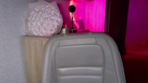 Snapshot of crystallkris chatting on December 8, 2024, 11:19 pm Kristina online show from December 8, 2024, 11:19 pm