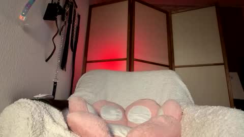 Molly Moore online show from April 27, 2026, 7:56 pm