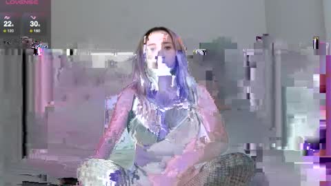 Snapshot of crystalstarlet chatting on April 21, 2026, 10:34 pm Nikki online show from April 21, 2026, 10:34 pm