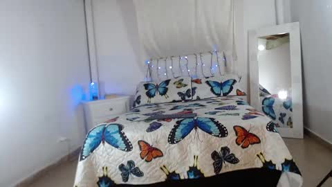 Cristal  online show from February 25, 2025, 1:20 am