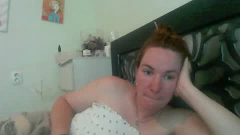 Snapshot of crystalvelvet chatting on June 10, 2026, 1:54 pm crystalvelvet online show from June 10, 2026, 1:54 pm