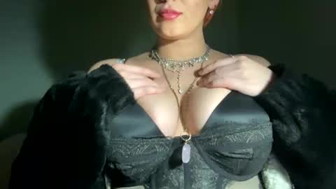 crystalyn777 online show from February 22, 2026, 6:13 am