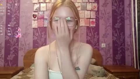 Snapshot of cucumber_kringe chatting on October 22, 2025, 7:08 am Sia online show from October 22, 2025, 7:08 am