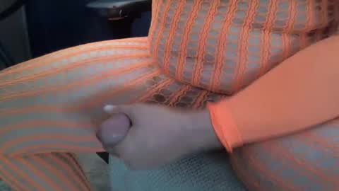 Snapshot of cuddlebeardeluxe chatting on October 29, 2025, 3:03 pm cuddlebeardeluxe online show from October 29, 2025, 3:03 pm