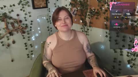 Snapshot of cuddlieschris chatting on September 10, 2025, 2:33 am Chris online show from September 10, 2025, 2:33 am