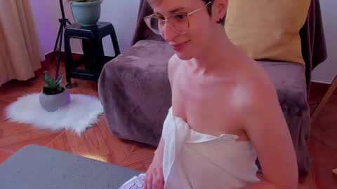 Leonela online show from February 23, 2025, 6:12 pm