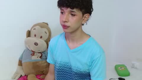 Cuddly online show from December 14, 2025, 7:47 am