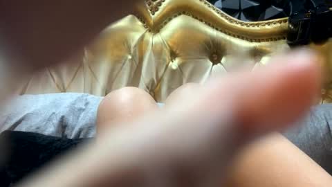 im KIM new girl to spoil online show from October 26, 2025, 3:07 pm