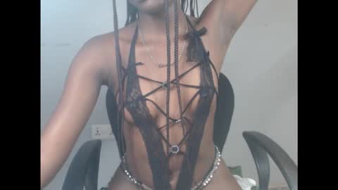 sophie online show from September 18, 2025, 7:43 am