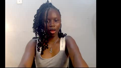 sophie online show from May 17, 2026, 6:44 am