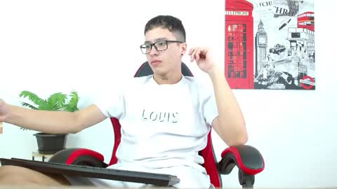 cumandres online show from September 13, 2025, 2:06 pm