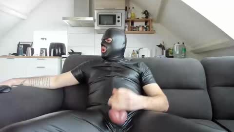 Snapshot of cumeatingboy88 chatting on February 1, 2025, 11:21 am MaskedMasturbator online show from February 1, 2025, 11:21 am